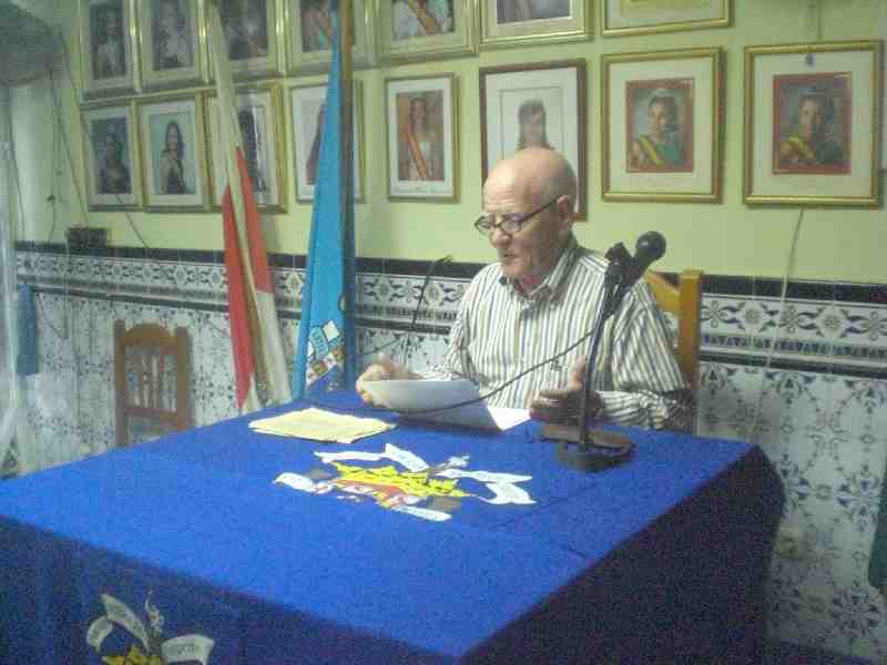 Ángel Cazorla Olmo diserta sobre 'Literatura popular' en la Casa de Melilla en Almería