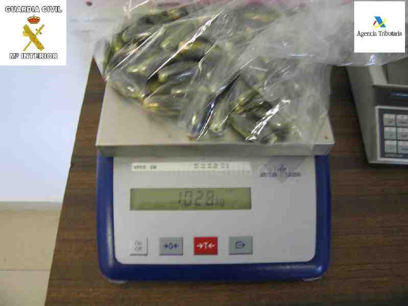 Tres detenidos en el puerto de Melilla que habían ingerido bellotas con droga