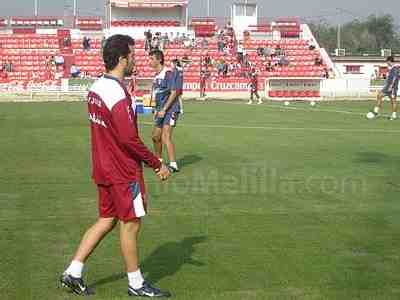 Entrenamiento del fial sevillista en la "Ciudad Deportiva" del conjunto blanco andaluz