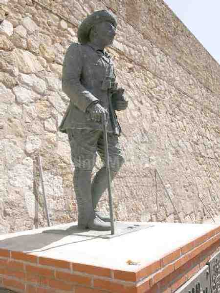 La oposición pide al Gobierno de Melilla que retire la estatua de Franco