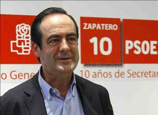 José Bono cree que el Gobierno 'está haciendo lo que tiene que hacer' en el tema de Melilla