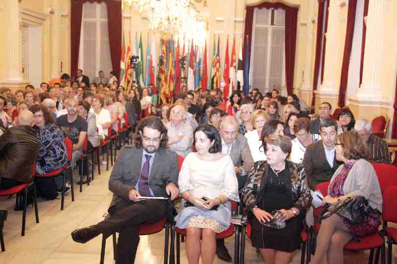 La argentina Diana Bellessi gana el Premio Internacional de Poesía con su obra 'Variaciones de la luz'