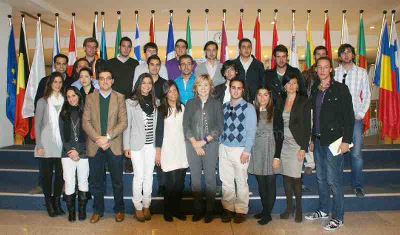 Los universitarios melillenses visitan Bruselas de la mano de Pilar del Castillo