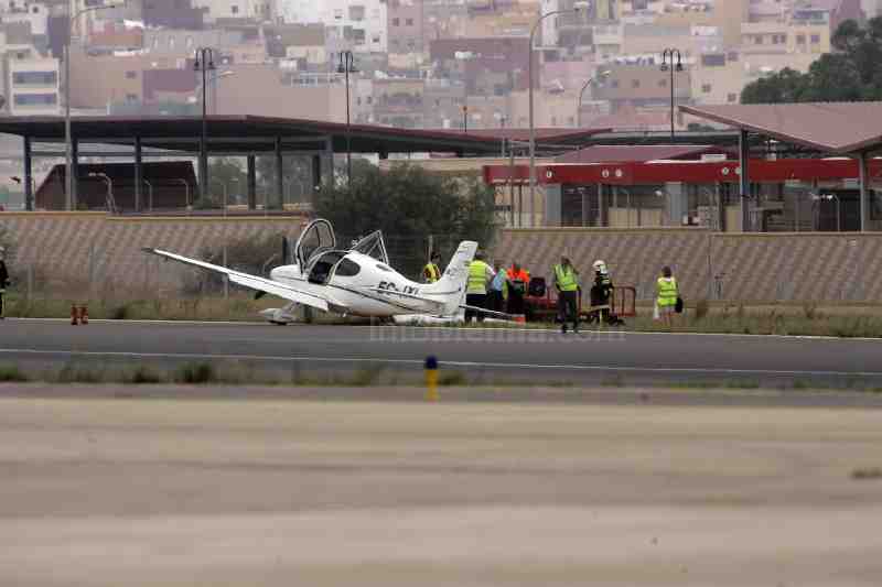 Una avioneta se estrella al intentar aterrizar en el Aeropuerto de Melilla