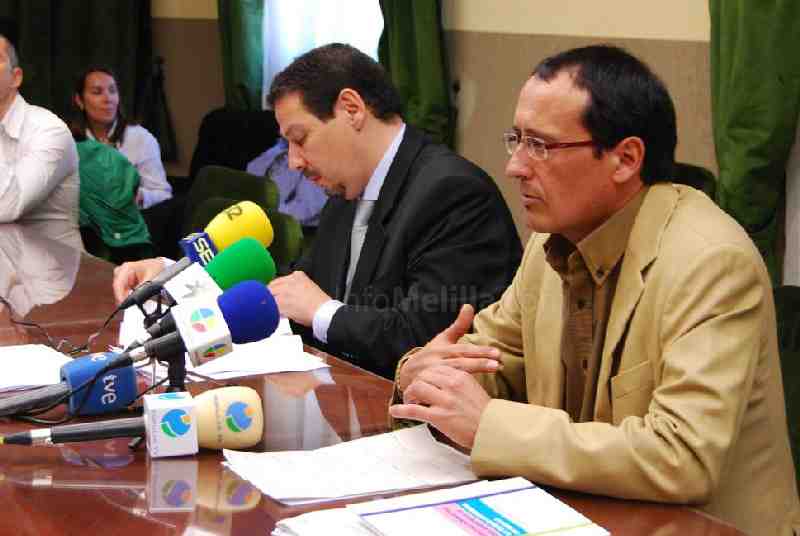 PSOE y CPM denuncian la falta de información sobre las multas "ilegales"