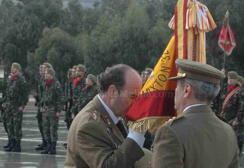 El coronel Berzal Hernando cede el mando de Artillería 32 al coronel José Díaz Villalón