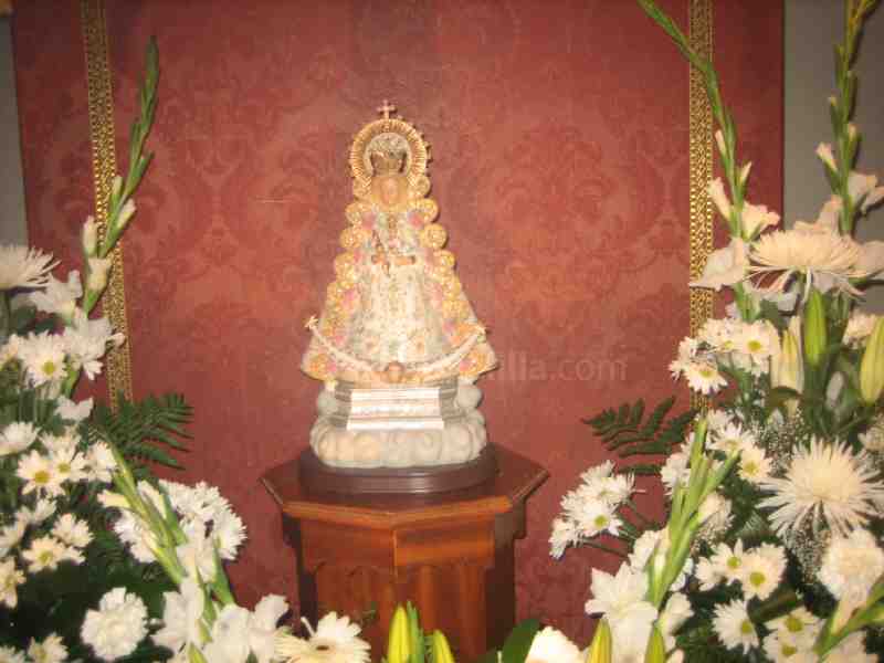 Manuel Lozano y la Virgen del Rocío dan un beso de unión a Melilla y la marisma onubense