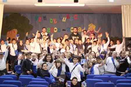 Una de las visitas de Melilla Baloncesto a Centros de Enseñanza Primaria
