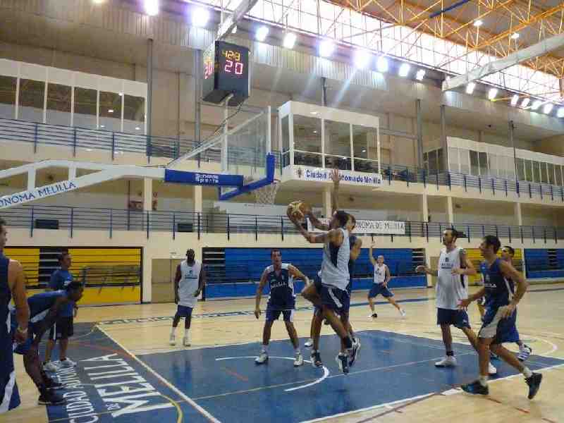 Un entrenamiento del nuevo Melilla Baloncesto