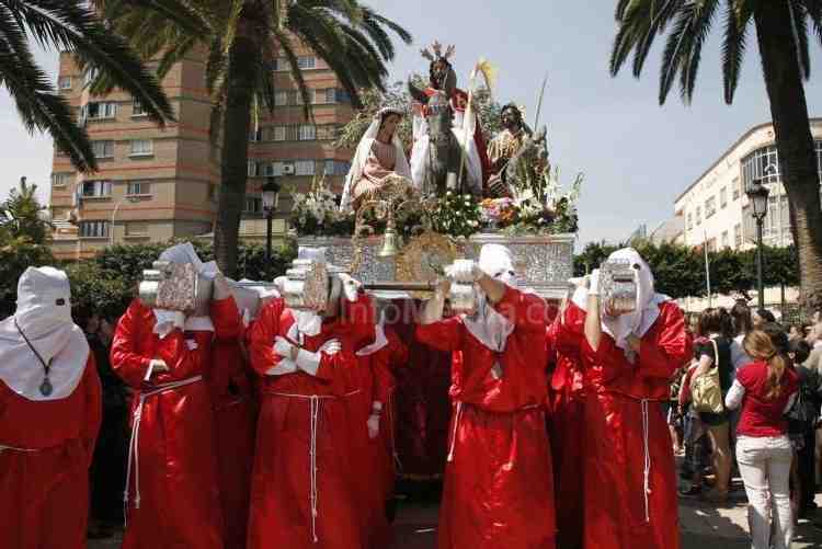 'La Pollinica' cambia este año su trayectoria ante la imposibilidad de hacer su tradicional paseo por el Parque Hernández