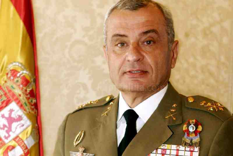 El general Fulgencio Coll Bucher llega a Melilla para premiar el trabajo del Tercio Gran Capitán
