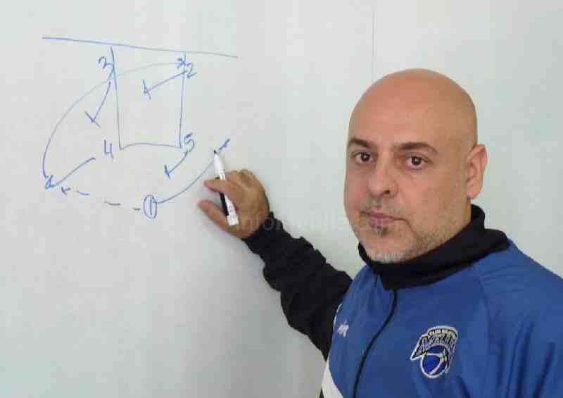 El segundo entrenador de CB Melilla, Jorge Elorduy