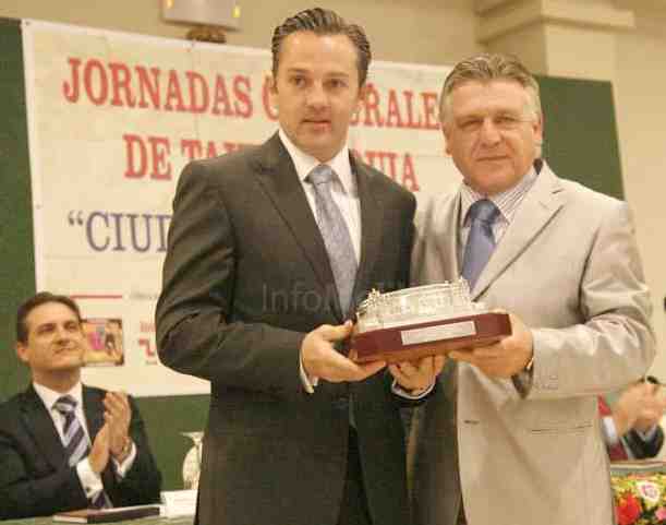 Luis Miguel Encabo seduce en la clausura de las VIII Jornadas Culturales de Tauromaquia