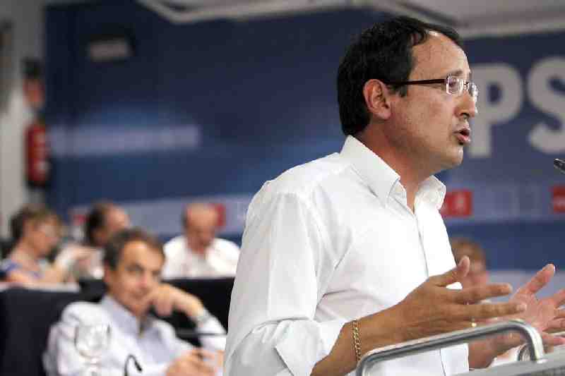 Dionisio Muñoz traslada a Rodríguez Zapatero los principales problemas de Melilla