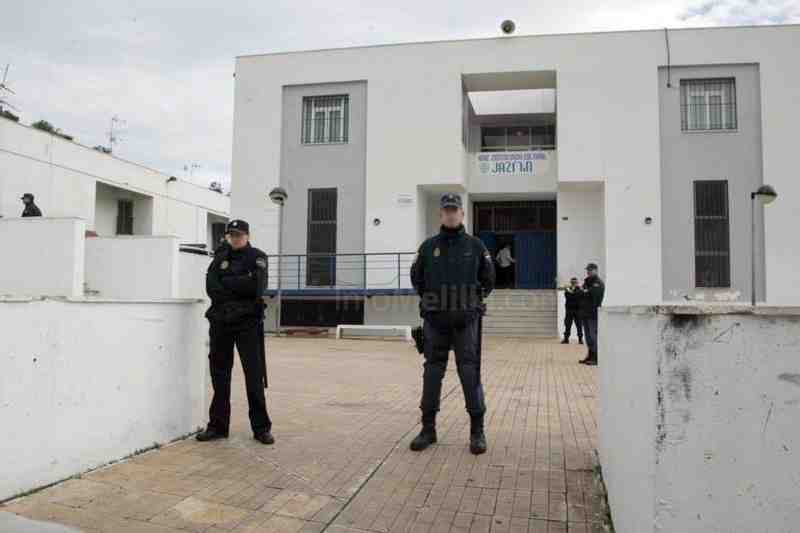 La Ciudad procede al desalojo de la mezquita de 'Los Pinares' en cumplimiento de una orden judicial