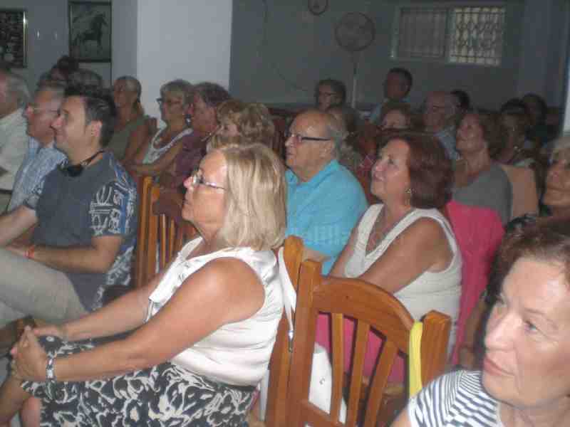 El actor Eduardo Fajardo inaugura el Rincón del Cine de la Cada de Melilla en Almería
