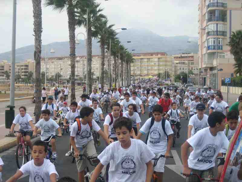 Multitudinaria participación de melillenses en el Día de la Bicicleta 2010'