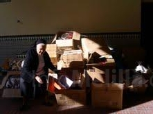 La Policía Local decomisa en Melilla 600 kilos de ropa y juguetes y se entregan a la beneficencia