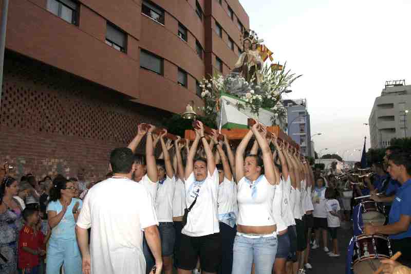 Los melillenses saludan a la Patrona de las gentes del mar, la Virgen del Carmen