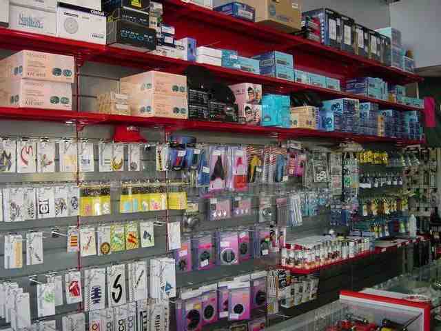 La Policía Local detiene a dos jóvenes mujeres que hurtaban en una tienda de cosmética