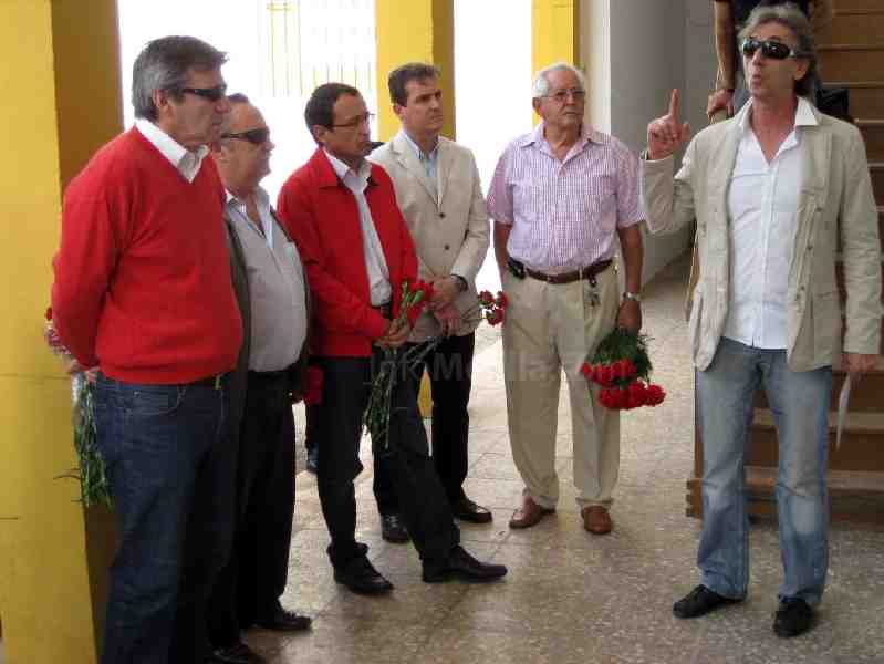 El PSOE rinde homenaje a los que dieron la vida en defensa de la libertad y la justicia como cada 1º de Mayo