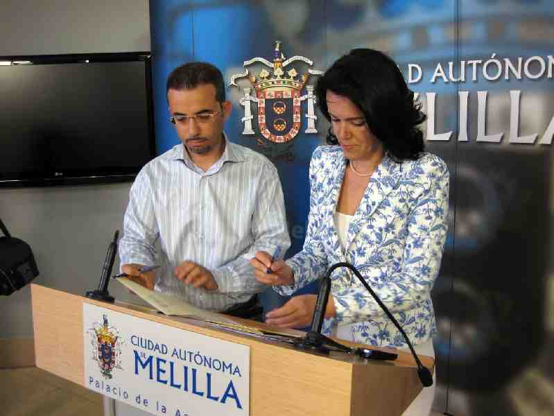 Mohamed y Garbín durante la firma del convenio