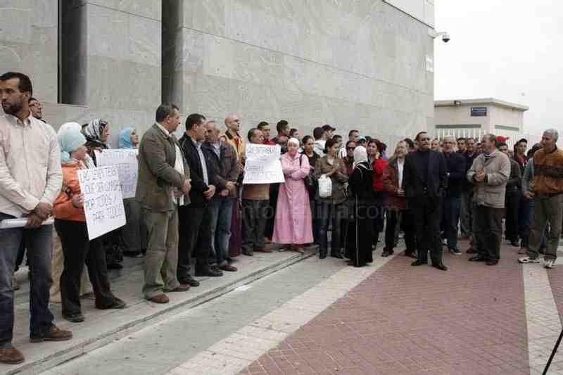 Un centenar de personas piden respeto a los derechos de los presos melillenses encarcelados en la Península
