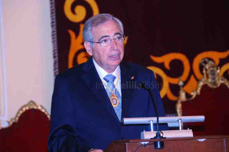 El Grupo de Regulares y el Regimiento de Artillería de Melilla reciben la Medalla de Oro, la más alta distinción de la Ciudad