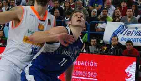Coppenrath pese a sus diez puntos anotados no estuvo fino