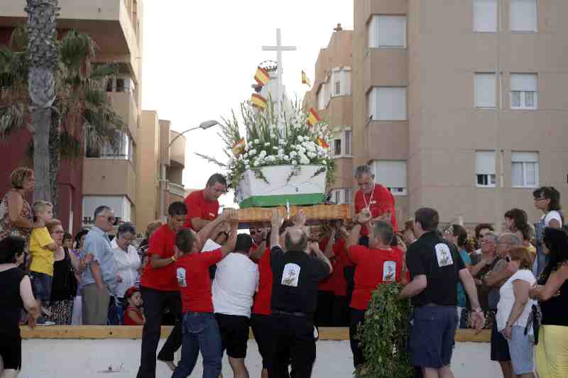 Los melillenses saludan a la Patrona de las gentes del mar, la Virgen del Carmen