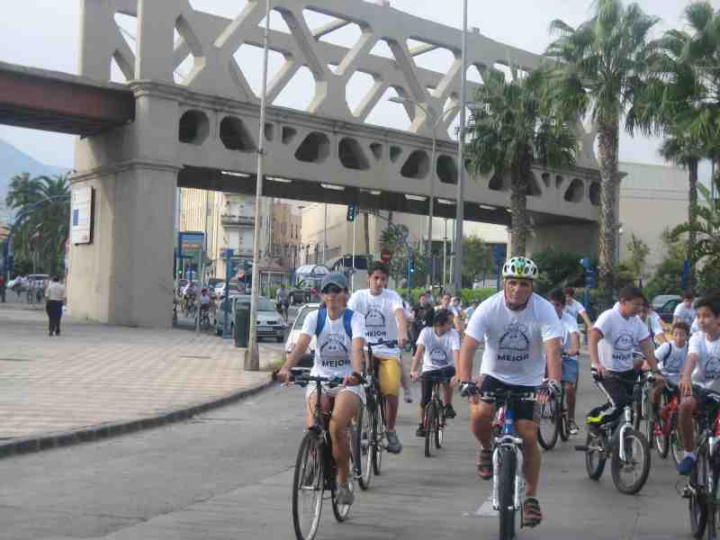 Día de la Bicicleta: 400 melillenses pedalean por "un mundo mejor"