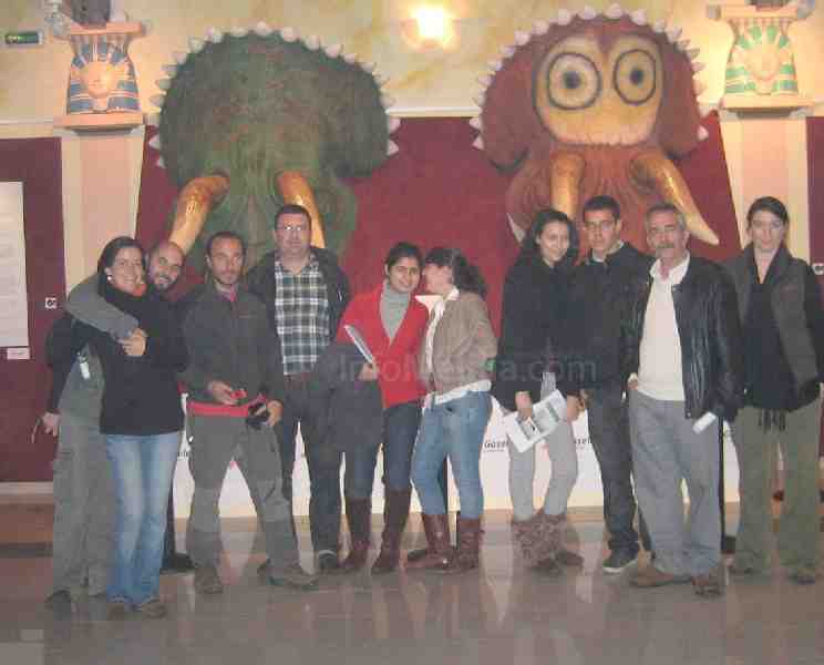 Los alumnos del 'Lope de Vega' nadorense conviven con los dinosaurios de Gaselec