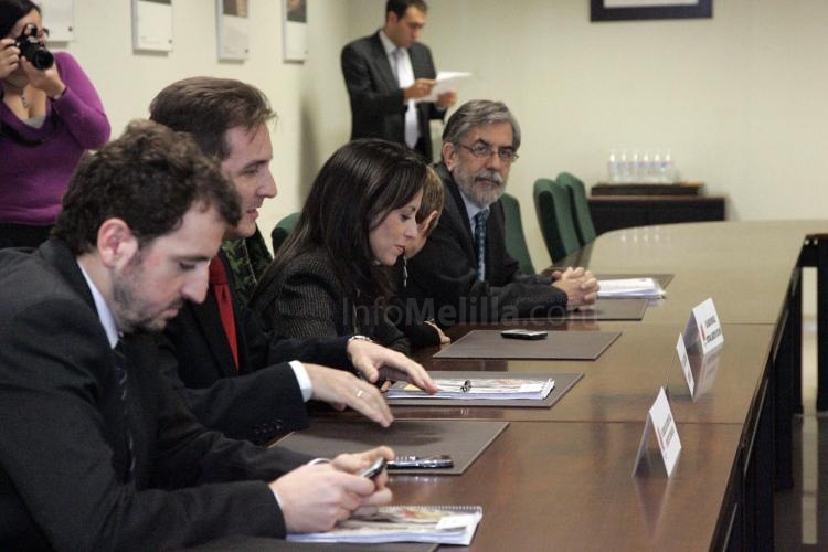 Ciudad y Vivienda firman un convenio para la rehabilitación de 260 viviendas del centro histórico y modernista de Melilla