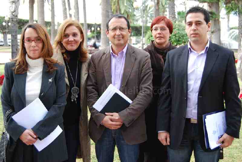 El PSOE denuncia a Imbroda y Gavilán por permitir y amparar el 'campamento de Benyaya'