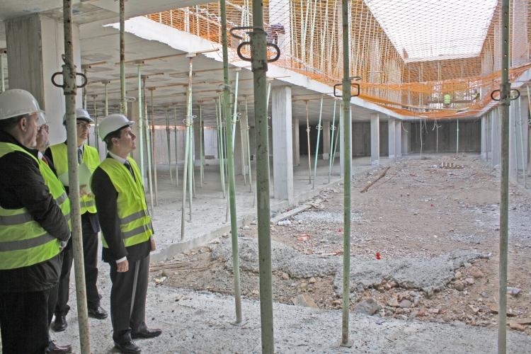 Escobar asegura que el Hospital Universitario de Melilla tiene garantizada la financiación estatal para el próximo año y los siguientes