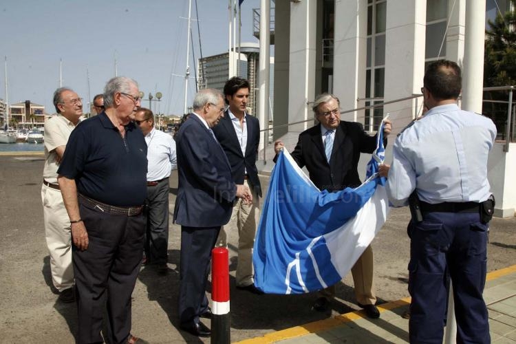 Las playas de Melilla, de las mejores equipadas en servicios y mantenimiento