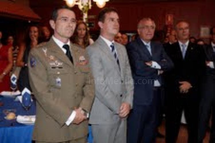 La Policía Local de Melilla distingue con su Medalla al ex jefe superior de la Policía Nacional y al presidente de la Audiencia Provincial