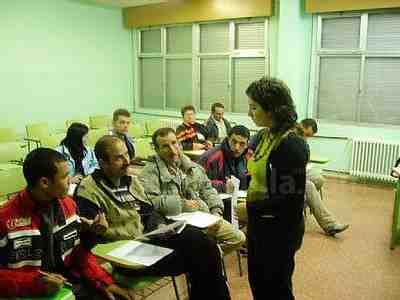 Educación destina ayudas de hasta 30.000 euros para educación de adultos en Melilla y Ceuta