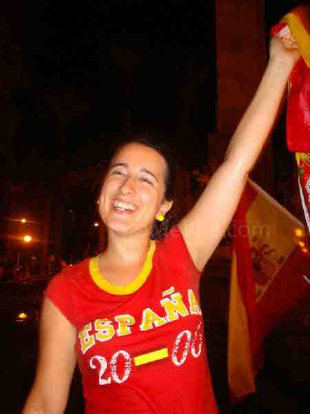 Melilla y los melillenses celebran por todo lo alto que España es Campeona del Mundo