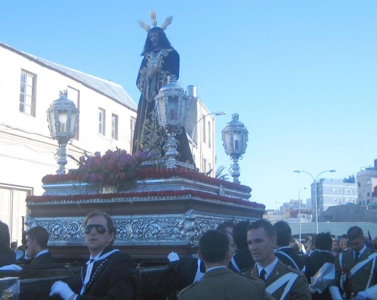 Jesús lavó los pies a sus apóstoles, Melilla llora al Cautivo en Jueves Santo