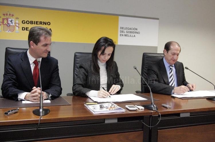 Ciudad y Vivienda firman un convenio para la rehabilitación de 260 viviendas del centro histórico y modernista de Melilla