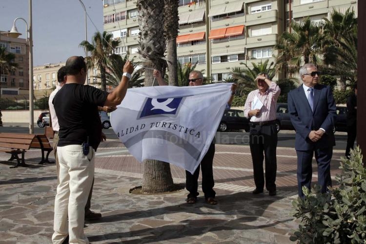 Las playas de Melilla, de las mejores equipadas en servicios y mantenimiento
