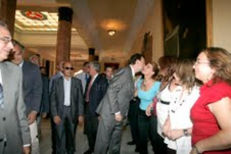 El líder del PP viste de normalidad su visita a Melilla y evita polemizar sobre el tema de Marruecos