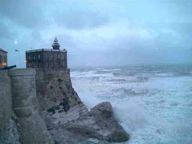 Meteorología anuncia 'fenómenos costeros adversos' para el litoral melillense
