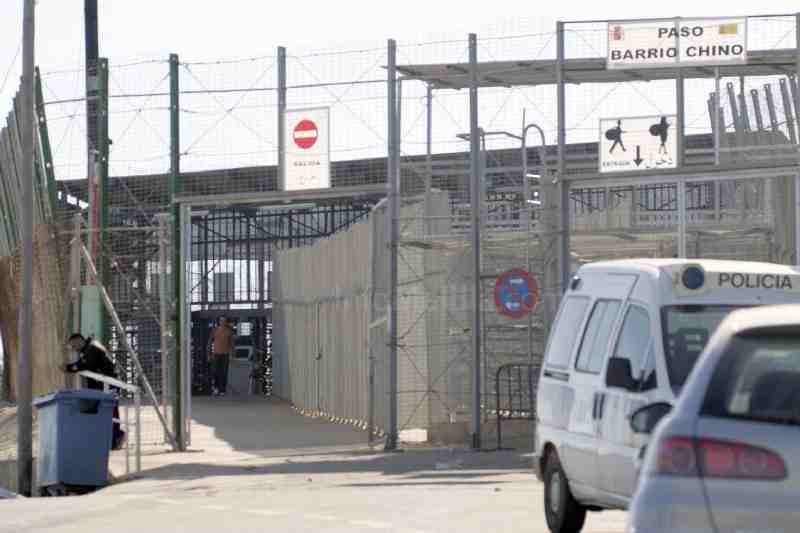 La apertura de la frontera de Barrio Chino se ampliará una hora cada día para hacer más fluido el tráfico de porteadores