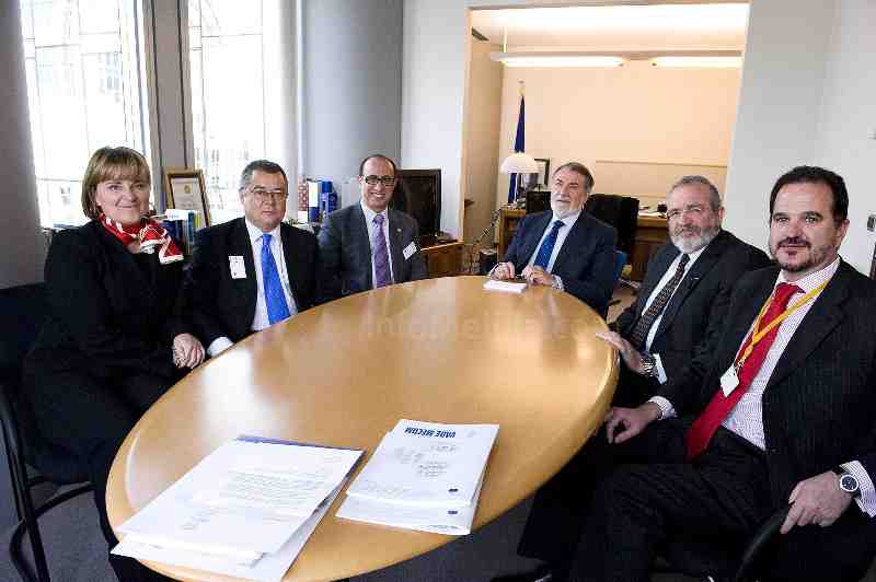Rosa Estarás, Jesús García Ayala, El Barkani, Jaime Mayor Oreja, Agustín Díaz de Mera y Carlos Iturg
