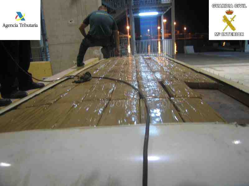 La Guardia Civil se incauta de más de 200 kilogramos de droga en el puerto melillense
