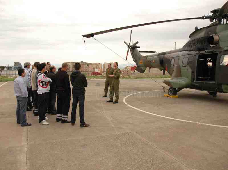 El Ministerio de Defensa se interesa por la formación de los técnicos en emergencis sanitarias