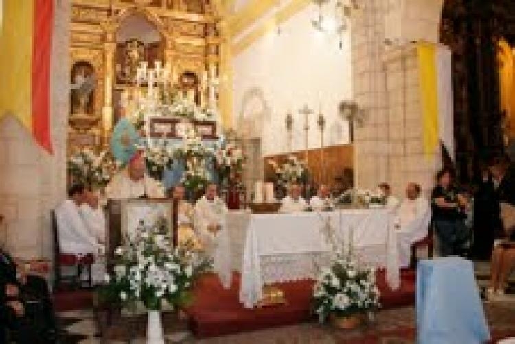 Imbroda pide a la Patrona de Melilla por los parados y los enfermos
