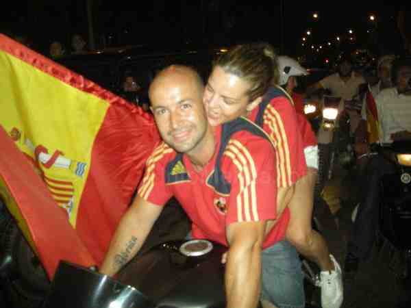 Melilla y los melillenses celebran por todo lo alto que España es Campeona del Mundo